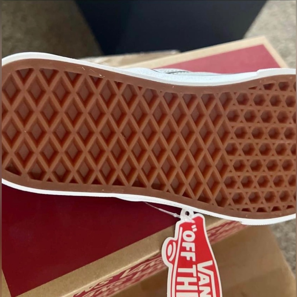 Ladies Vans - Picture 3 of 4
